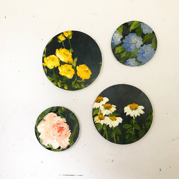 set of 4 circular canvas (florals)